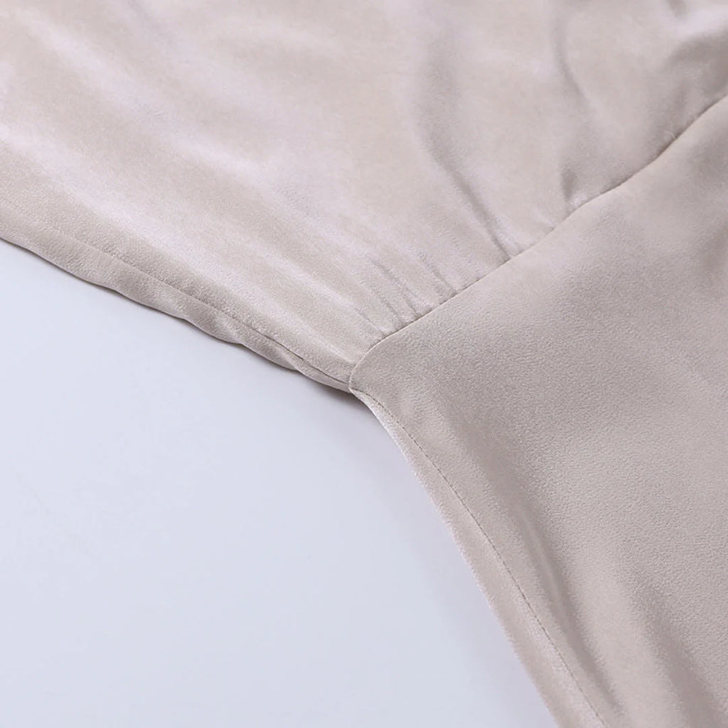 Lange Chiffon & Satijnen Jurk Met Pailletten En Elegante V-Hals