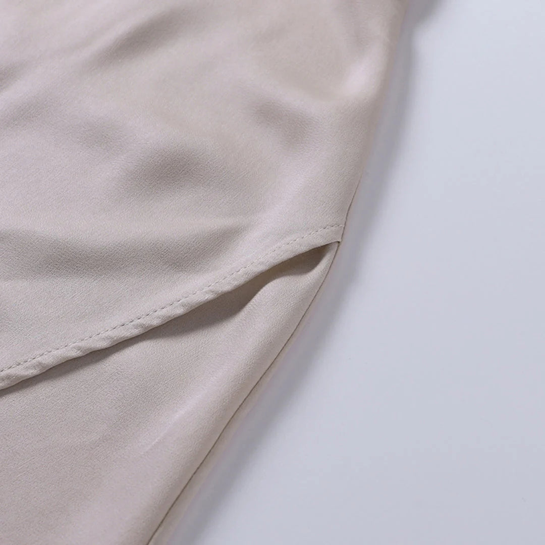 Lange Chiffon & Satijnen Jurk Met Pailletten En Elegante V-Hals
